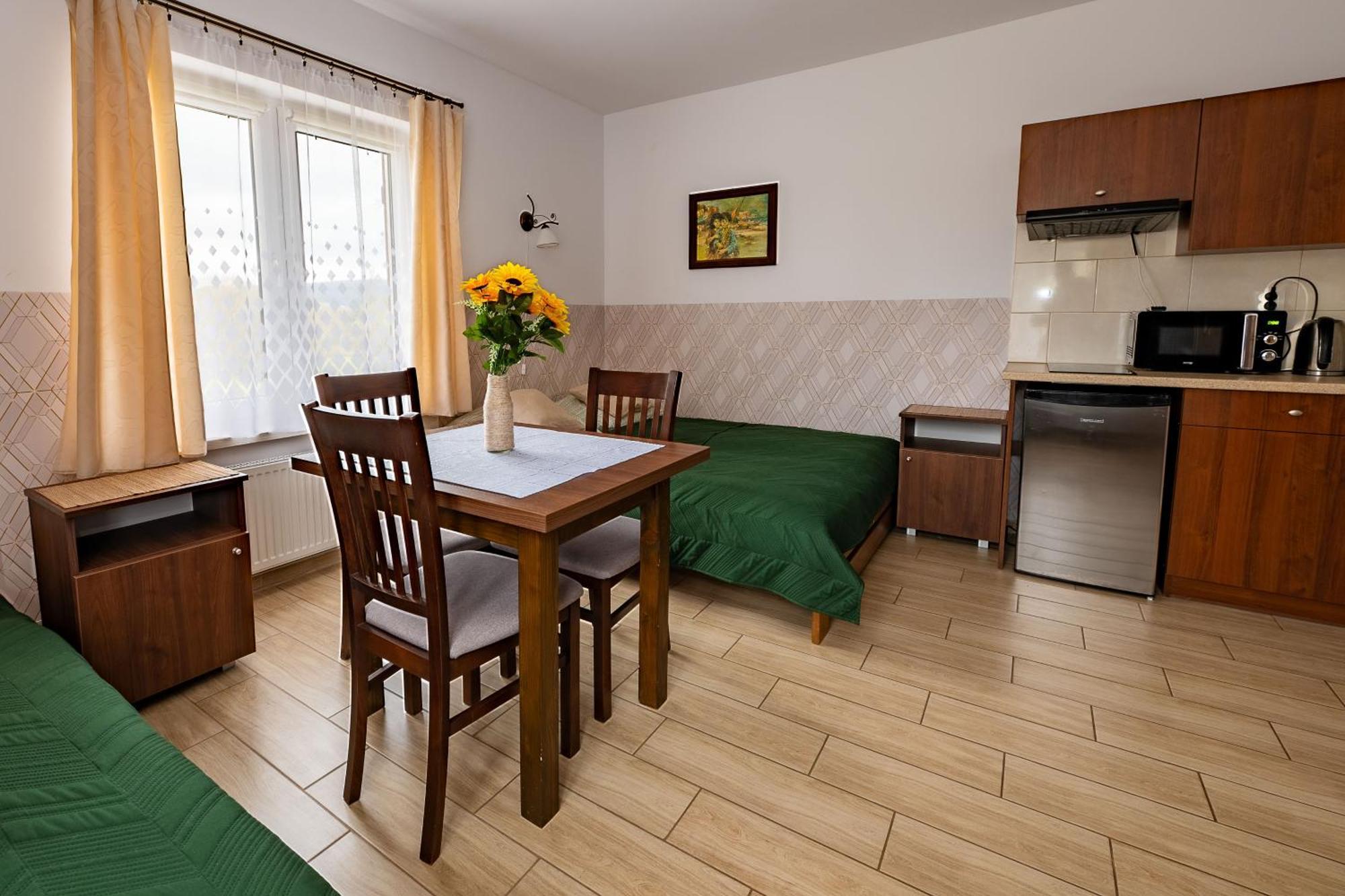 Bieszczadzkie Brzegi Apartment Ustrzyki Dolne Exterior photo